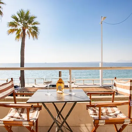 Large On The Seafront Apartamento Antibes