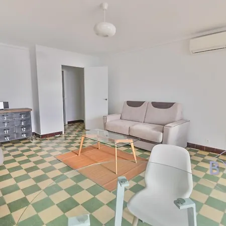 Large On The Seafront Apartamento Antibes