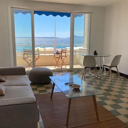 Appartement Large On The Seafront *