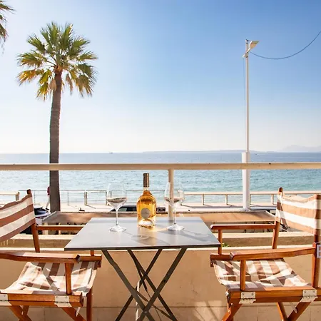 Large On The Seafront Apartamento Antibes