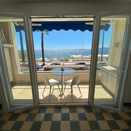 公寓 Large On The Seafront 昂蒂布